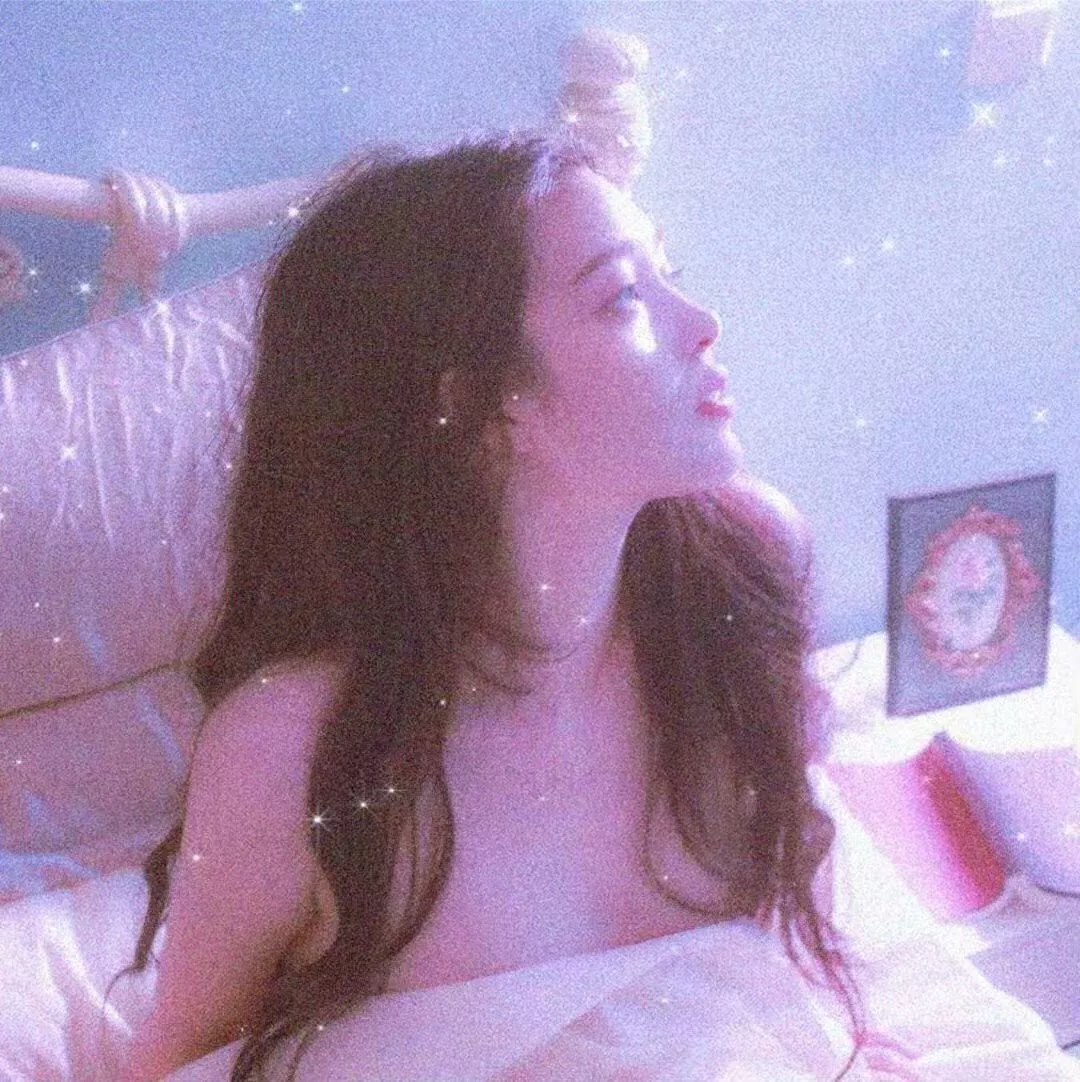 她比烟花寂寞